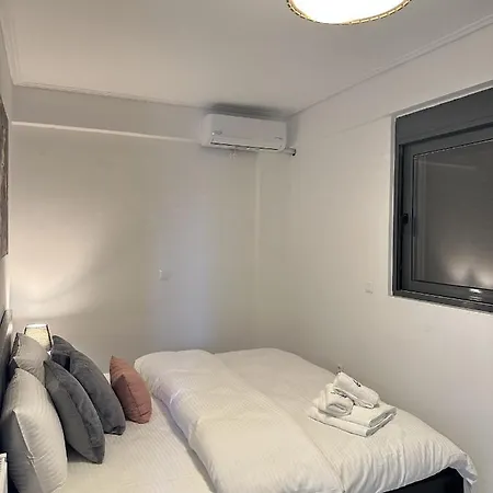 Gtrip South Suburbs Maisonette - 3132 Apartment