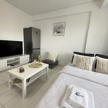 Apartment Gtrip South Suburbs Maisonette - 3132 *
